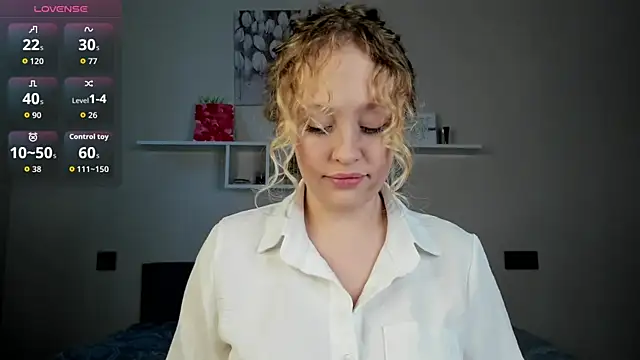 Julliakoill online show from December 14, 8:41 am