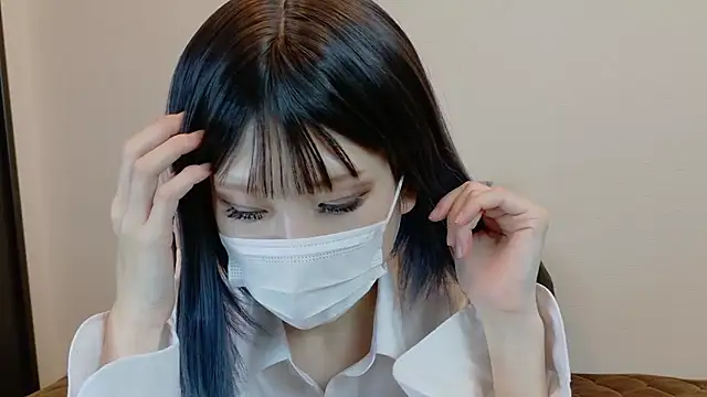 sarina at online show from December 15, 9:35 am