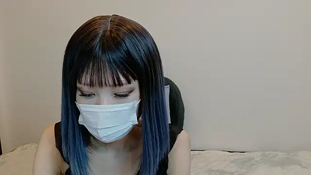 sarina at online show from April 17, 9:34 am