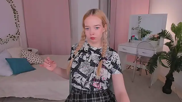 BellaMontgomery online show from October 11, 9:24 pm