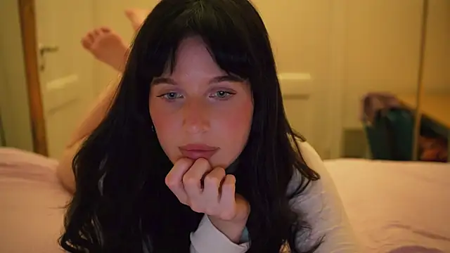 Snapshot of ellaa91 chatting on November 19, 4:07 pm ellaa91 online show from November 19, 4:07 pm