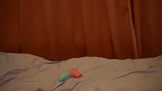 Snapshot of ellaa91 chatting on November 24, 5:34 pm ellaa91 online show from November 24, 5:34 pm