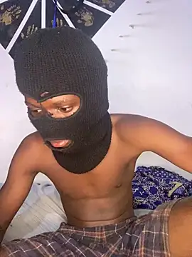 Jaydemasked online show from April 30, 9:48 am