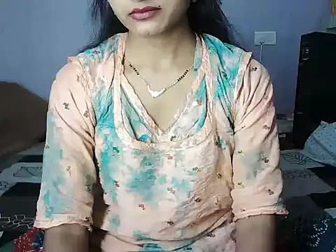 ROSE GOLDE online show from June 5, 5:47 am