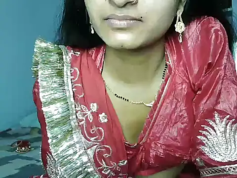 ROSE GOLDE online show from June 14, 10:01 pm