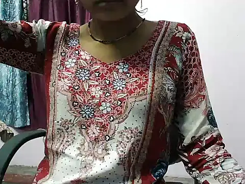 ROSE GOLDE online show from July 18, 7:12 am
