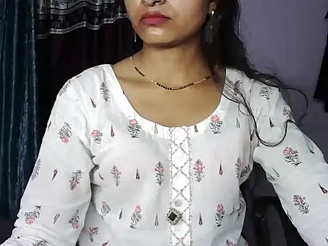 ROSE GOLDE online show from July 19, 6:17 am