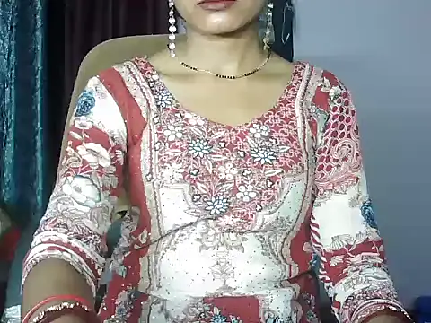 ROSE GOLDE online show from July 22, 4:15 am