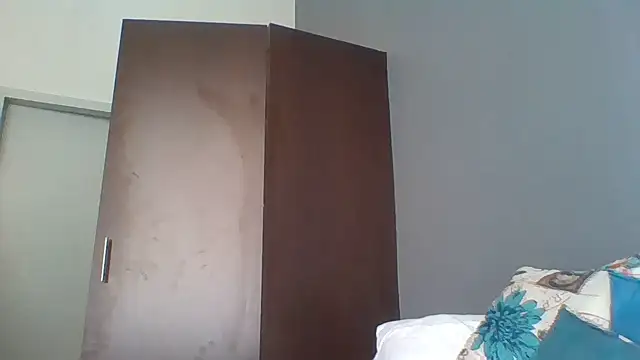 Snapshot of CouplesX96xx chatting on April 4, 8:56 am CouplesX96xx online show from April 4, 8:56 am