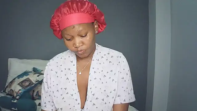 Snapshot of CouplesX96xx chatting on April 13, 11:43 pm CouplesX96xx online show from April 13, 11:43 pm