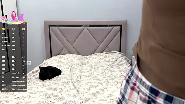 Snapshot of Wow_Akemi chatting on February 10, 7:23 am Wow Akemi online show from February 10, 7:23 am