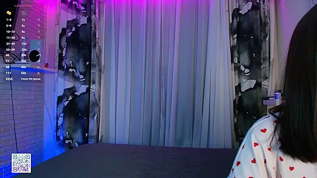 Snapshot of Fire_katie chatting on February 13, 2:02 pm Fire katie online show from February 13, 2:02 pm