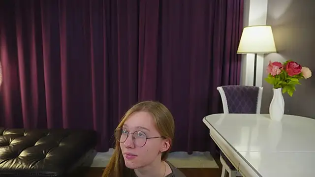 HarrietGeorge online show from September 22, 1:46 pm