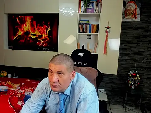 Snapshot of SpartacusDaddy48 chatting on January 7, 10:51 am SpartacusDaddy48 online show from January 7, 10:51 am