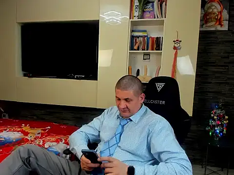 Snapshot of SpartacusDaddy48 chatting on January 9, 11:17 pm SpartacusDaddy48 online show from January 9, 11:17 pm