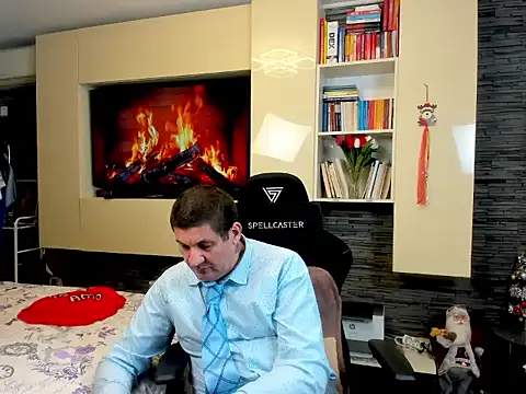 SpartacusDaddy48 online show from February 11, 1:54 am