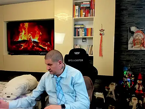 SpartacusDaddy48 online show from February 24, 5:05 am