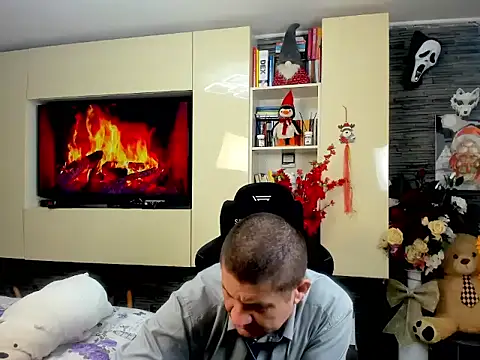 SpartacusDaddy48 online show from March 4, 5:35 am