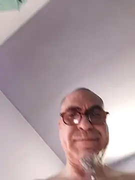 Snapshot of Sp71 chatting on February 17, 6:14 pm Sp71 online show from February 17, 6:14 pm