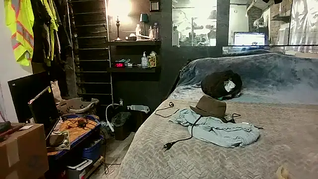 Snapshot of Billysch@xh chatting on February 6, 3:33 am Billyschxh online show from February 6, 3:33 am