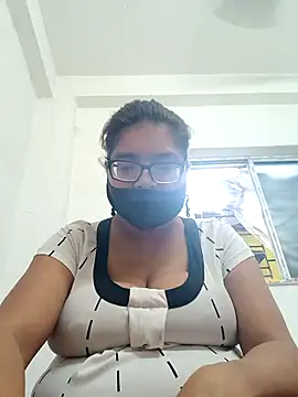 Snapshot of Elie_couple143 chatting on October 2, 8:10 am Elie couple143 online show from October 2, 8:10 am