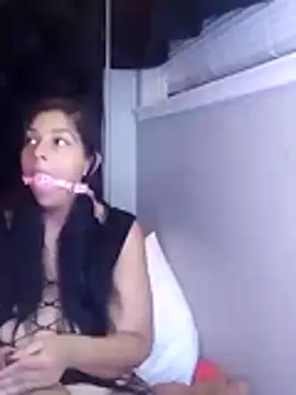 sweetnjuicyyy online show from November 19, 6:35 am