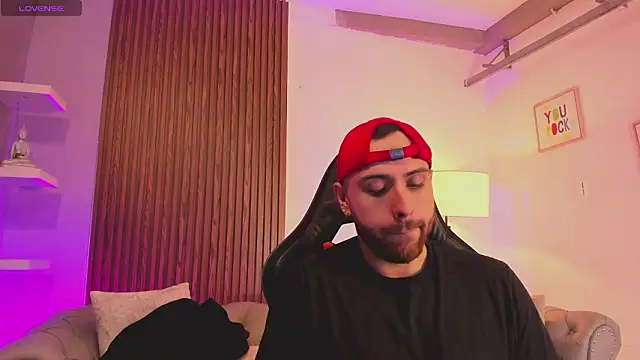 Maximo Wolff online show from February 2, 7:45 pm