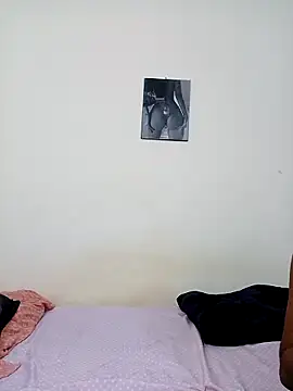 Miss-Hennessy online show from April 15, 10:43 pm