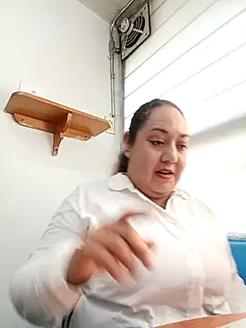 Snapshot of Caroomoom27 chatting on December 18, 4:57 pm Caroomoom27 online show from December 18, 4:57 pm