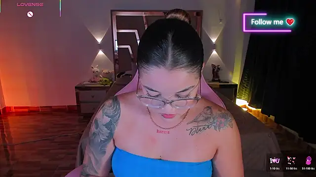 Snapshot of lunaarose chatting on February 3, 6:40 am lunaarose online show from February 3, 6:40 am