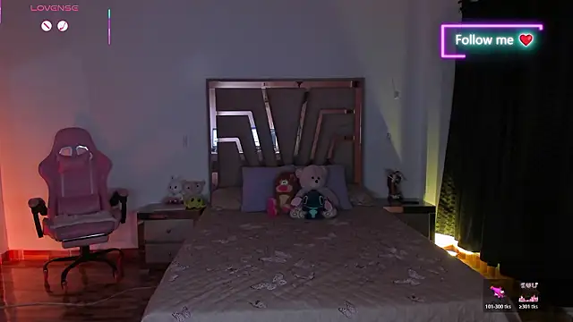 Snapshot of lunaarose chatting on February 4, 3:12 am lunaarose online show from February 4, 3:12 am