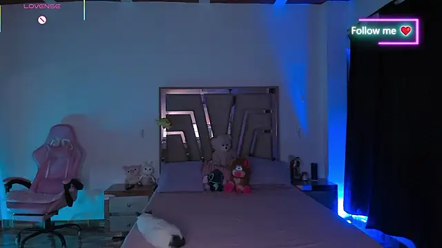 Snapshot of lunaarose chatting on February 13, 4:08 am lunaarose online show from February 13, 4:08 am