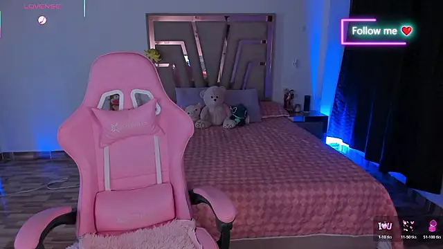 Snapshot of lunaarose chatting on February 17, 3:47 am lunaarose online show from February 17, 3:47 am