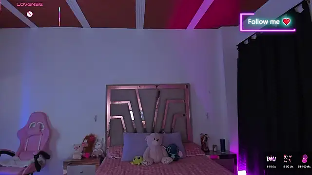 Snapshot of lunaarose chatting on February 27, 3:06 am lunaarose online show from February 27, 3:06 am