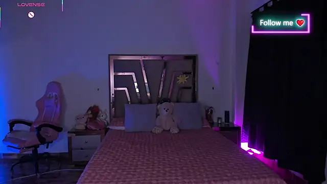 Snapshot of lunaarose chatting on February 28, 3:40 am lunaarose online show from February 28, 3:40 am