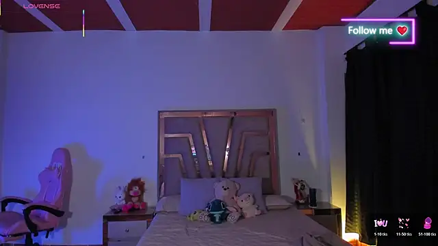 lunaarose online show from April 11, 3:11 am