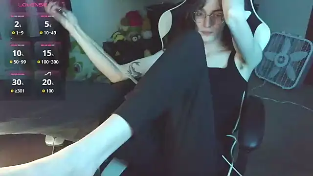 comfyknife online show from July 23, 2:31 am