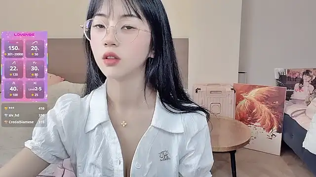 nini a online show from February 6, 11:57 am