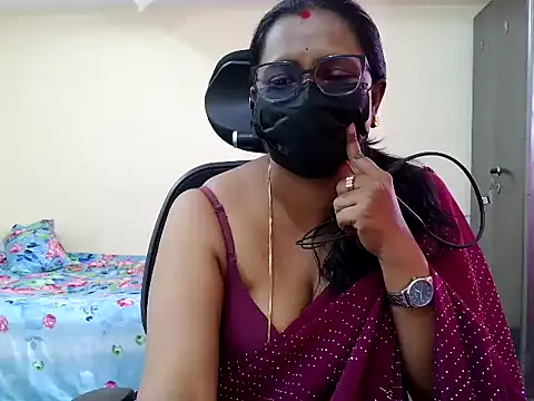 Snapshot of ammu1990 chatting on July 7, 8:18 am ammu1990 online show from July 7, 8:18 am