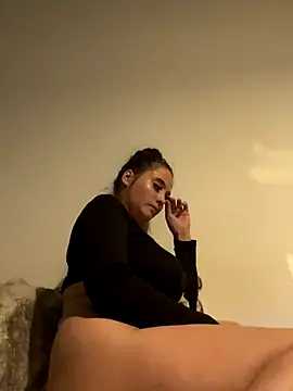 LollyLove  online show from November 18, 9:08 pm