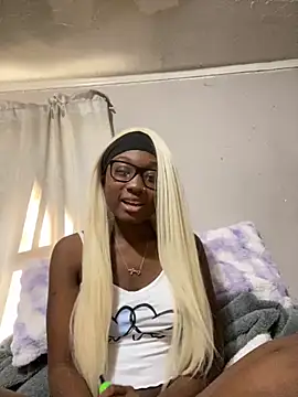 HennessyBaby21 online show from October 22, 1:00 pm