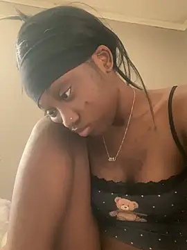 HennessyBaby21 online show from April 14, 10:49 pm