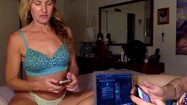 MackdaddyandgG online show from February 5, 2:16 am