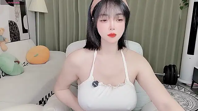 Snapshot of uikyy1 chatting on February 2, 8:13 am uikyy1 online show from February 2, 8:13 am