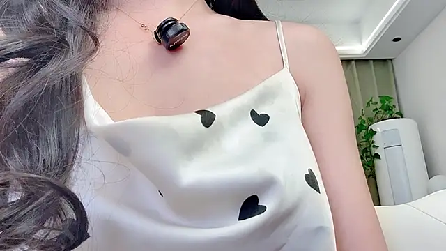 Snapshot of uikyy1 chatting on June 12, 1:10 pm uikyy1 online show from June 12, 1:10 pm