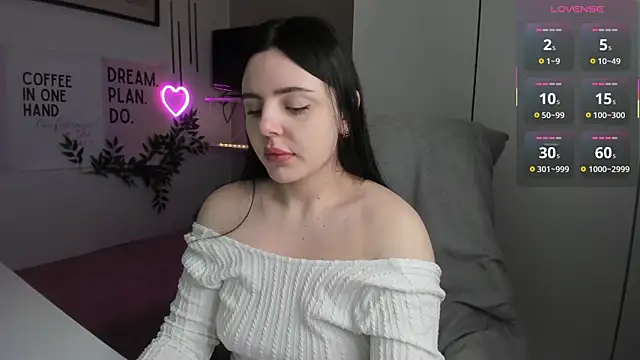 LiaWoow online show from November 24, 8:47 am