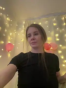 LucieMack online show from February 16, 4:25 pm