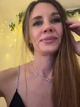 LucieMack online show from February 27, 5:13 pm