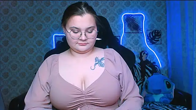 InLoveWithLife26 online show from October 10, 7:24 pm