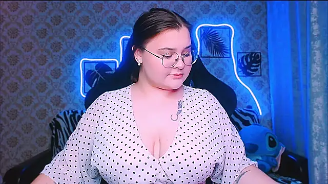 InLoveWithLife26 online show from October 22, 7:13 pm